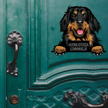 HUONEISTOSSA LEMMIKKEJÄ tarra - hovawartin kuvalla Decopaja