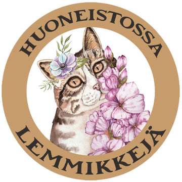 HUONEISTOSSA LEMMIKKEJÄ TARRA - ruskea raidallinen kissa Decopaja - decopaja.fi