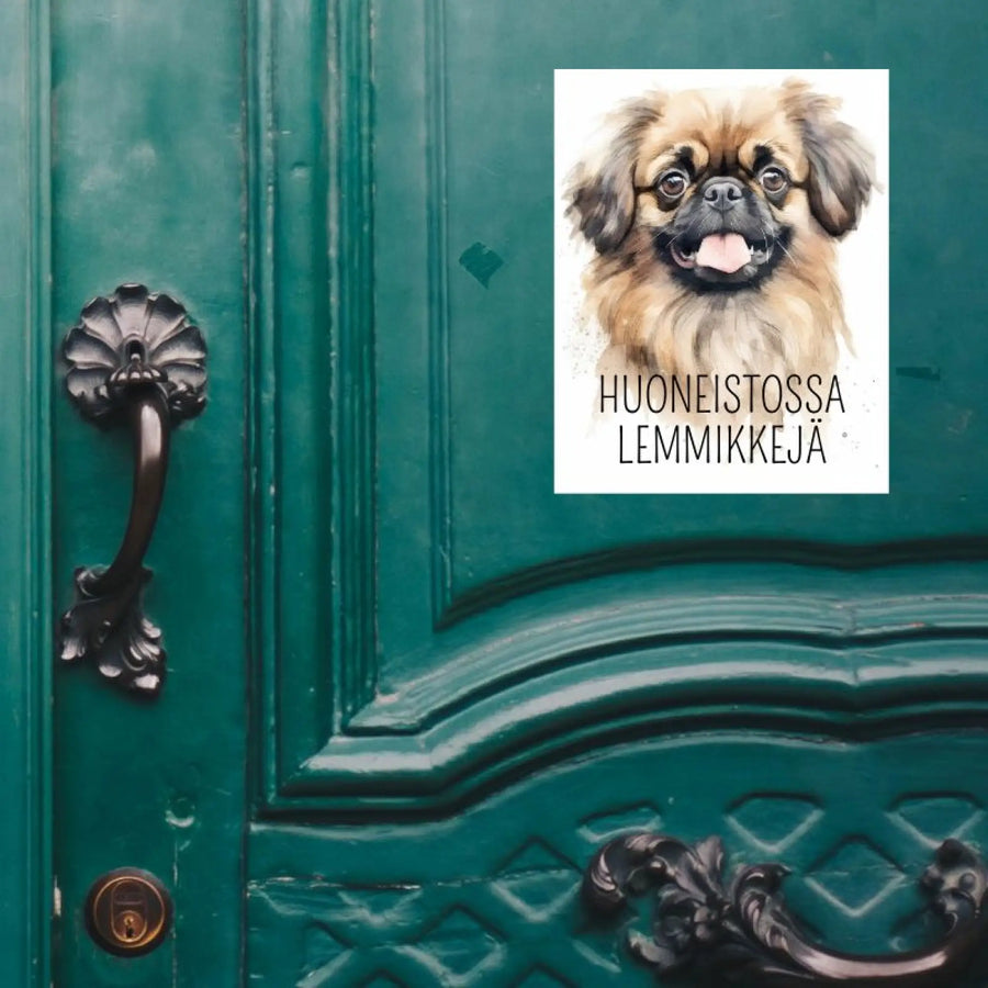 HUONEISTOSSA LEMMIKKEJÄ tarra- tiibetinspanielin kuvalla Decopaja