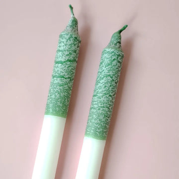 Käsinvärjätty kruunukynttilä vihreä Decopaja