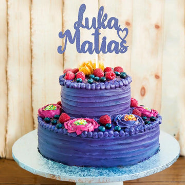 Kakkukoriste omalla nimellä 2 riviä fontti 1 Decopaja