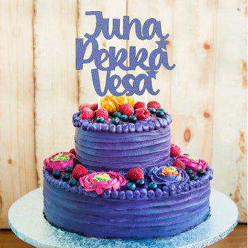 Kakkukoriste omalla nimellä 3 riviä fontti 7 Decopaja