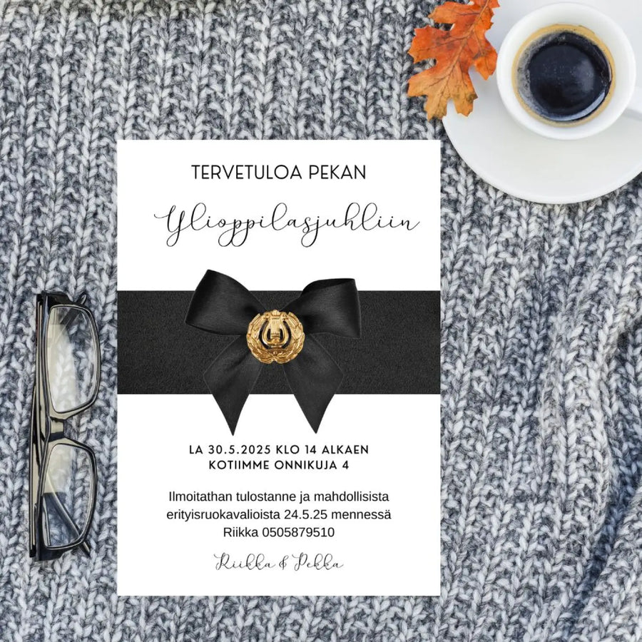 KUTSUKORTTI ylioppilasjuhliin - lyyra ja rusetti Decopaja Kutsukortti