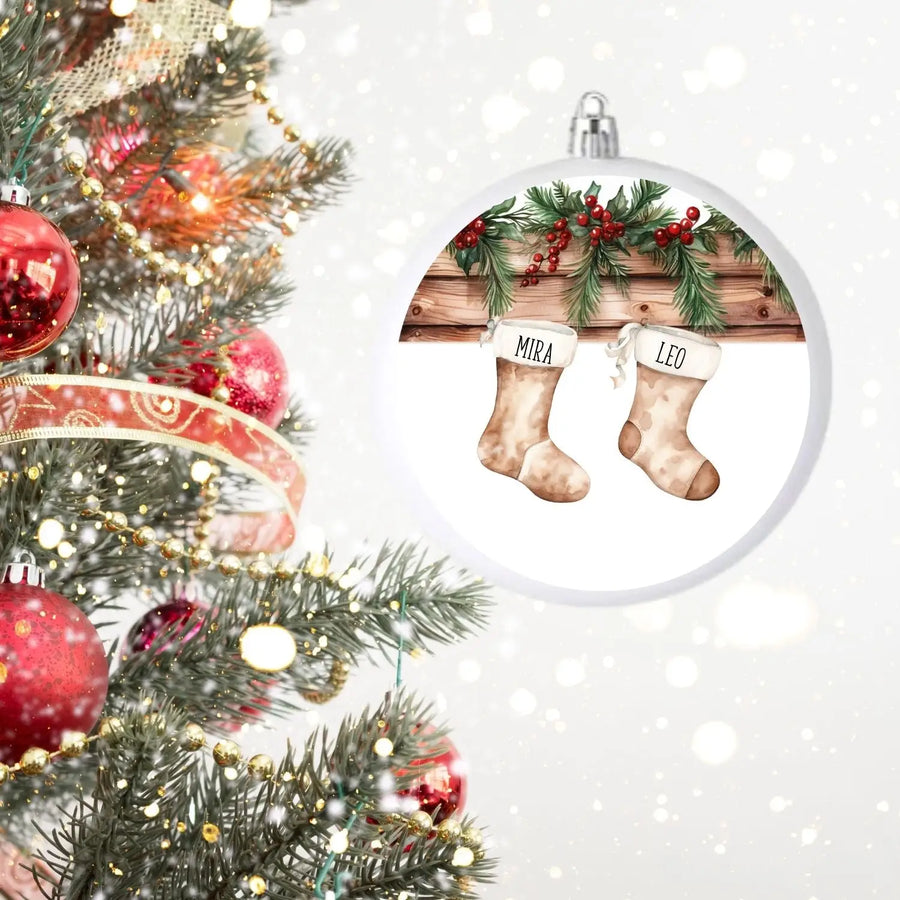 Kuusenkoriste tarra omalla nimellä joulusukka Decopaja perhe 5 hlöä Decopaja.fi