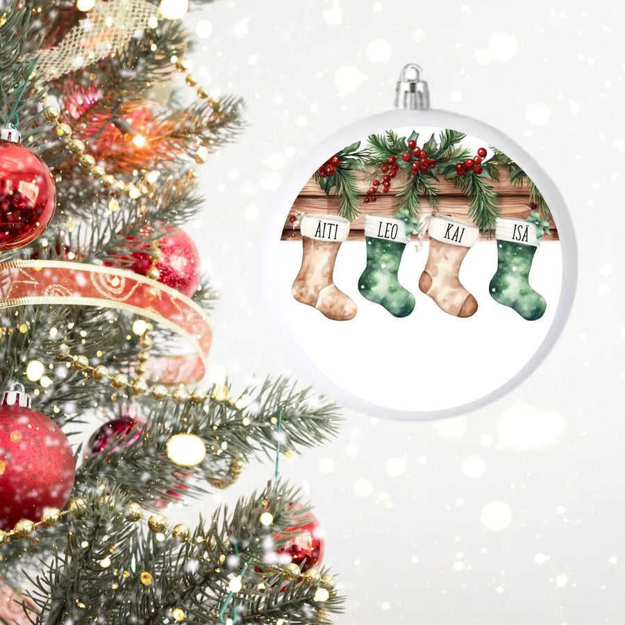 Kuusenkoriste tarra omalla nimellä joulusukka Decopaja perhe 5 hlöä Decopaja.fi