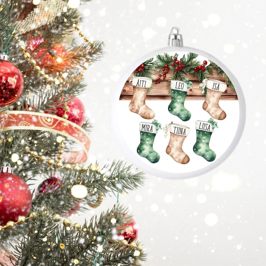 Kuusenkoriste tarra omalla nimellä joulusukka Decopaja perhe 5 hlöä Decopaja.fi