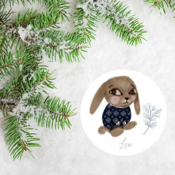 Kuusenkoriste tarra omalla kuvalla pupu sininen Decopaja Joulukoriste nimellä Decopaja.fi