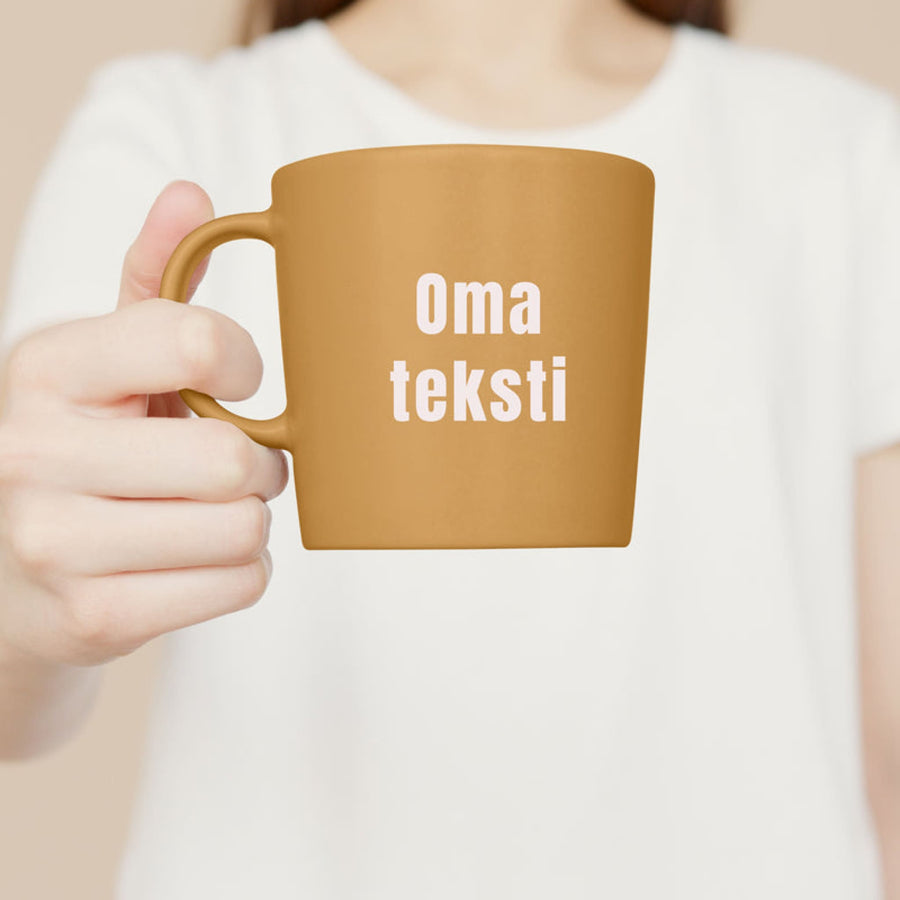 PERSONOITU TARRA OMALLA TEKSTILLÄ 2 rivinen Decopaja Decopaja.fi